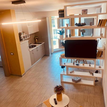 Luxury Kln By Alezzi Mamaia Nord Apartment Navodari Ngoại thất bức ảnh